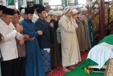 Jenazah KH Solihin Hasibuan Disholatkan, Ribuan umat Penuhi Masjid Agung 