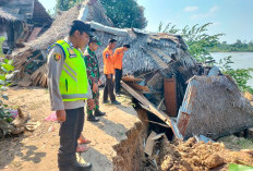 Tanah Longsor, 1 Unit Rumah Roboh dan Nyaris Nyemplung ke Sungai