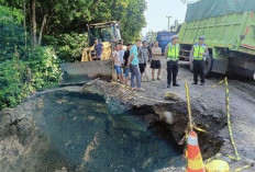 Jalinsum Longsor, Arus Lalulintas Macet Total