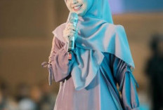 Ria Ricis Umrahkan 20 Karyawan