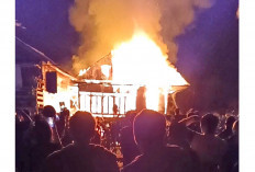 Diduga Korslet Rumah Petani Ludes Terbakar
