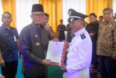 Bupati OKU Ingatkan PAW Kades Segara Kembang Disiplin Keuangan dan Pelayanan