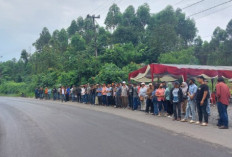Truk Batubara Diduga Bikin Macet Warga Lakukan Aksi Damai