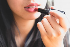 Tips Menghindari Bibir Kering dari Pemakaian Matte Lipstick