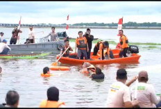 Perahu Bupati Ogan Ilir Terbalik