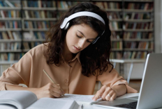 Biar Nggak Stuck! Cara Pakai Prompt AI untuk Nemuin Topik Skripsi yang Relevan dan Kekinian