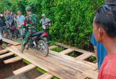 Bangun Jembatan Darurat di Jalur Baturaja-Muaradua 