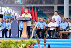 Prabowo: Tak Ada Uang Buat Perbaiki Gaji Guru?