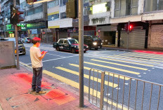 Hong Kong Ciptakan Lampu Lalu Lintas Baru untuk Pejalan Kaki yang Kecanduan Ponsel!