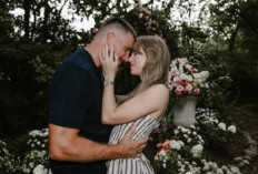 Taylor Swift Resmi Tunangan dengan Travis Kelce