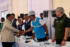 Danantara Sinergikan BUMN Bangun Huntara di Aceh Tamiang, PLN Sambung Listrik Rumah dan Fasum