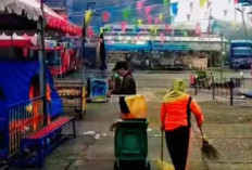 Antisipasi Lonjakan Sampah, Turunkan Puluhan Pasukan Kuning di Pasar Malam