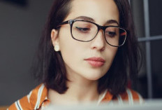 5 Trik Jitu Tampil Awet Muda Meski Berkacamata