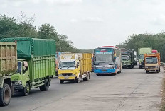 Macet Parah di Dua Arah
