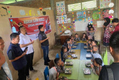 Bagikan Makan Siang Gratis ke 20 Murid TK 