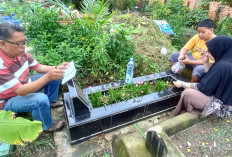 Menilik Tradisi Ziarah Makam Keluarga Jelang Ramadan 