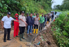 Bupati dan Kapolres OKU Selatan Turun Langsung Evakuasi Longsor 