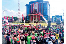 Aksi Doa Bersama Depan Mapolda Sumsel, Daerah Lain Bakar-Bakaran
