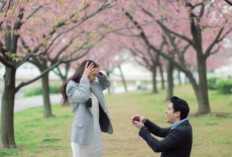 Luna Maya Dilamar Maxime Bouttier di Jepang Saat Musim Sakura Mekar