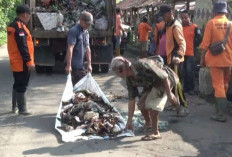 Kerahkan 30 Petugas Kebersihan Bersihkan Pasar Saka Selabung