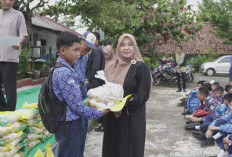 Salurkan 75 paket Sembako Gratis