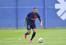 Mantan Bek PSG Layvin Kurzawa Dikabarkan Merapat ke Persib Bandung