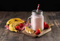 Menyegarkan Hari Anda: Resep Smoothies Pisang dan Strawberry yang Menyegarkan dan Bergizi