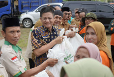 Bagikan 1.000 Paket Sembako kepada Penerima Manfaat
