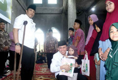 Ribuan Anak Yatim di Pelembang Dibuat Tersenyum,