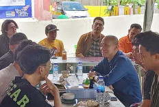 Paslon Walikota Palembang Gaet Gen Z di Warung Bubur, Angkot Jadi Panggung Diskusi