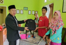 Berikan Bantuan Perlengkapan Sekolah 