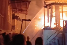 Rumah Panggung Ludes Terbakar