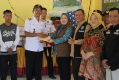 Salurkan Bantuan untuk Korban Banjir di Desa Tanjung Harapan