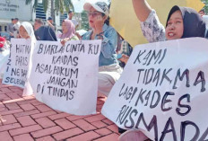 Warga Tuntut Pecat Oknum Kades Tanjung Terang