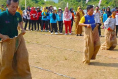 Seru! Balap Karung Antar OPD Warnai Perayaan HUT RI ke-80 di OKU Selatan