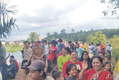 Ekor Buaya Muncul Bikin Panik Warga