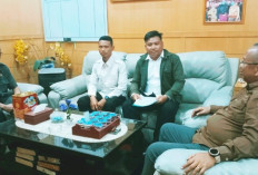 Ratusan Honorer Non Database OKU Timur Minta Kepastian Nasib ke DPRD