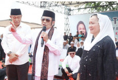 Puluhan Ribu Warga Hadiri Istigasah Akbar, Rhoma Irama Serukan Pilih Paslon Nomor 1, Lucianty - Syaparuddin