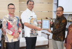 Apresiasi Pengabdian ASN, Bupati OKU Selatan Berikan Penghargaan Purna Bakti