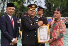Kades Bumi Kawa Diganjar Penghargaan di Hari Bhayangkara ke-80 