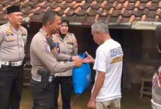 Sat Lantas Polres OKU Bantu Warga Terdampak Banjir di Air Paoh