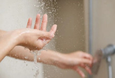 Fakta dan Manfaat Mandi Malam: Air Hangat vs. Air Dingin