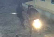 Terekam CCTV, Tiga Pemuda Diduga Gasak Mesin Air Warga Kampung Baru