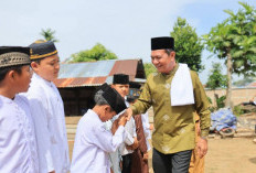 Momentum Isra Mi’raj, Wabup OKU Selatan Resmikan Langgar Darul Ulum