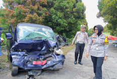 Pengemudi Mobil Plat Merah Meninggal Dalam Kecelakaan