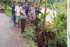 Jalan Kampung Terncam Amblas