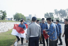 Peringati HUT RI, Pemkab OKU Selatan Bagikan 3.000 Bendera Merah Putih