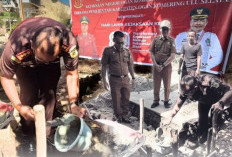 Hari Lahir Kejaksaan, Kejari OKU Selatan Bedah Rumah Warga Kurang Mampu