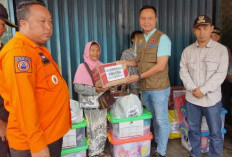 Serahkan Bantuan Sembako hingga Matras Kepada Korban Kebakaran #Pj Bupati OKU Minta Dinas PU Perkim Prioritask