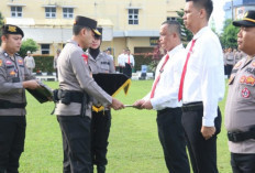 Ungkap Kasus Pembunuhan Kurang 24 Jam, Kasat Reskrim Terima Pin Emas